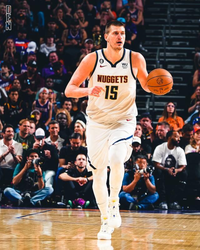 电竞世界杯-放开抡！约基奇53+11创造历史 太阳计策成功？