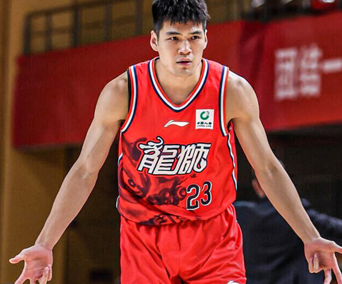 电竞世界杯-郭艾伦连14场伤停广州大胜北控 陈国豪因“回避条款”只打一节